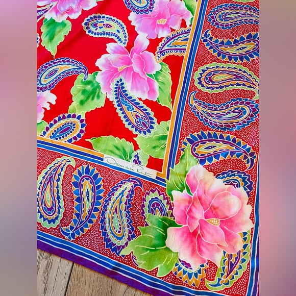 OSCAR De La RENTA Silk Scarf Brilliant Designer Floral 34x34” Made In Japan - Picture 6 of 15